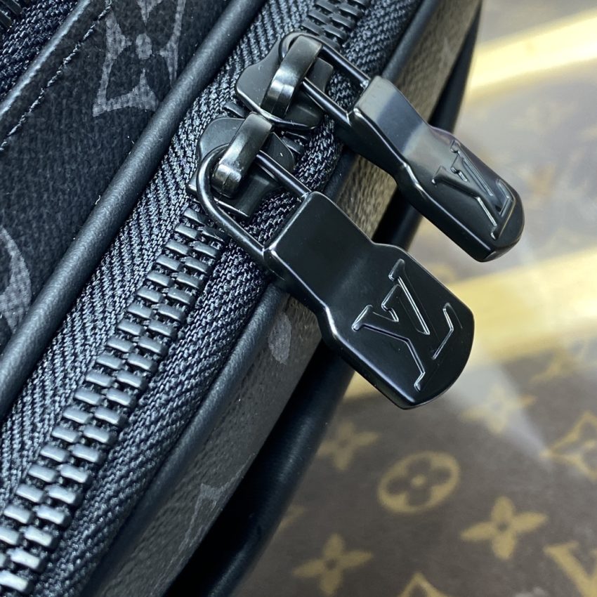 louis vuitton alpha messenger black canvas 2