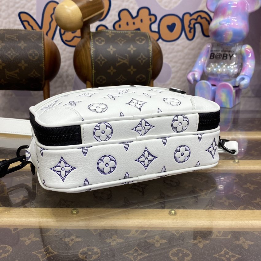 louis vuitton alpha messenger white canvas 3