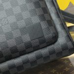 louis vuitton avenue backpack grid 2