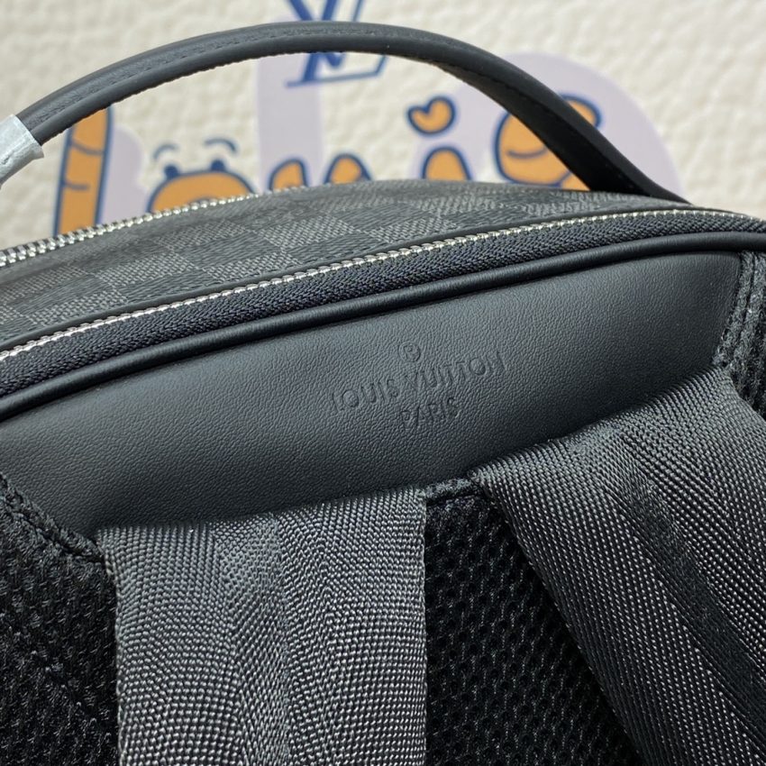 louis vuitton avenue backpack grid 8