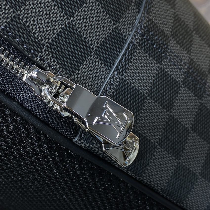 louis vuitton avenue backpack grid 9
