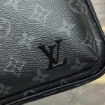 louis vuitton avenue slingbag black 4
