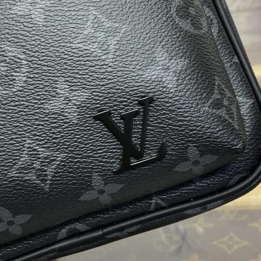 louis vuitton avenue slingbag black 4