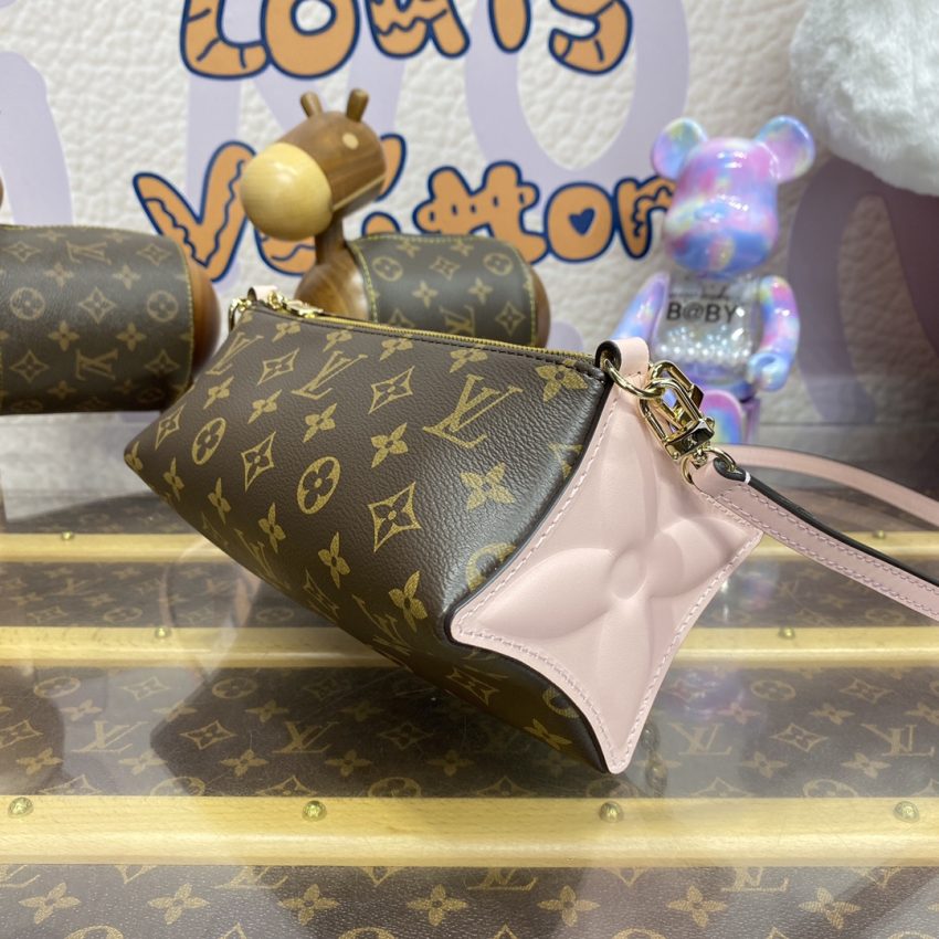 louis vuitton bloom pouch 7