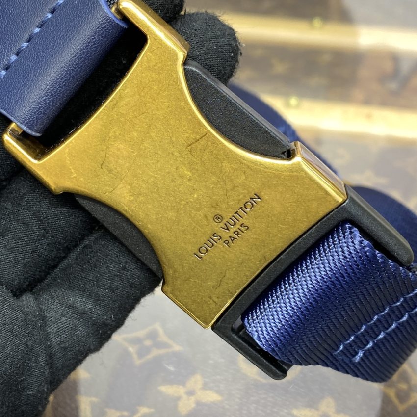 louis vuitton bumbag discovery blue fire 6