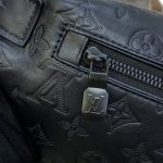 louis vuitton bumbag discovery full black 7