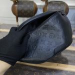 louis vuitton bumbag discovery full black 9