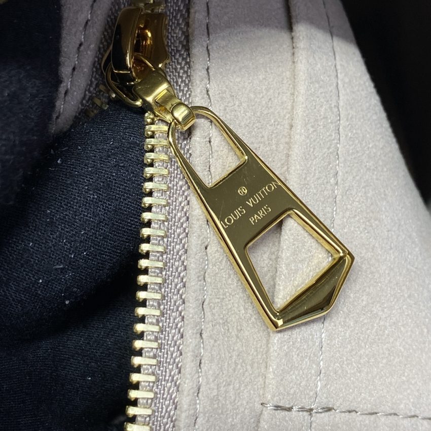 louis vuitton carry all beige 3