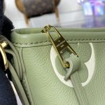 louis vuitton carry all green 4