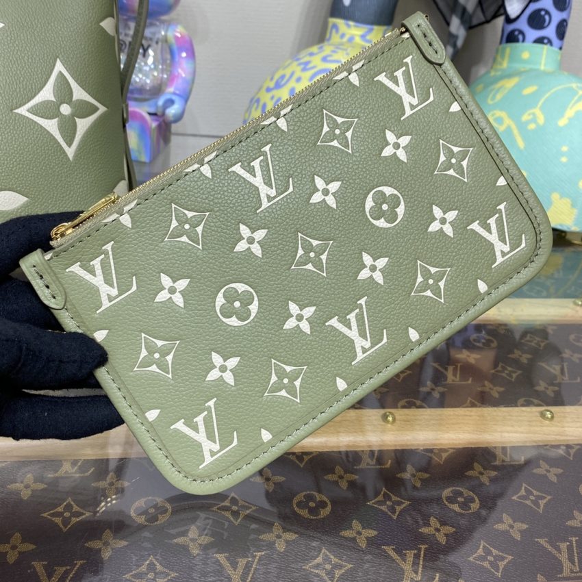 louis vuitton carry all green 8