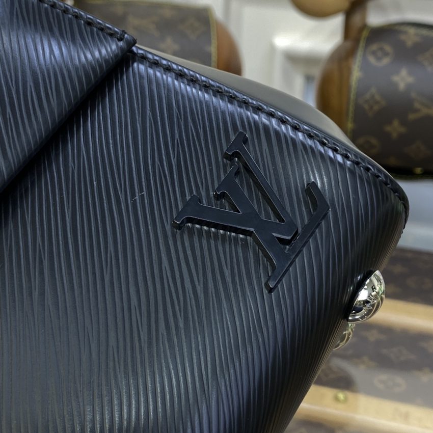 louis vuitton cluny mini black 3
