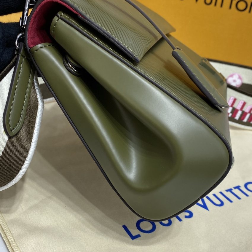 louis vuitton cluny mini green 2