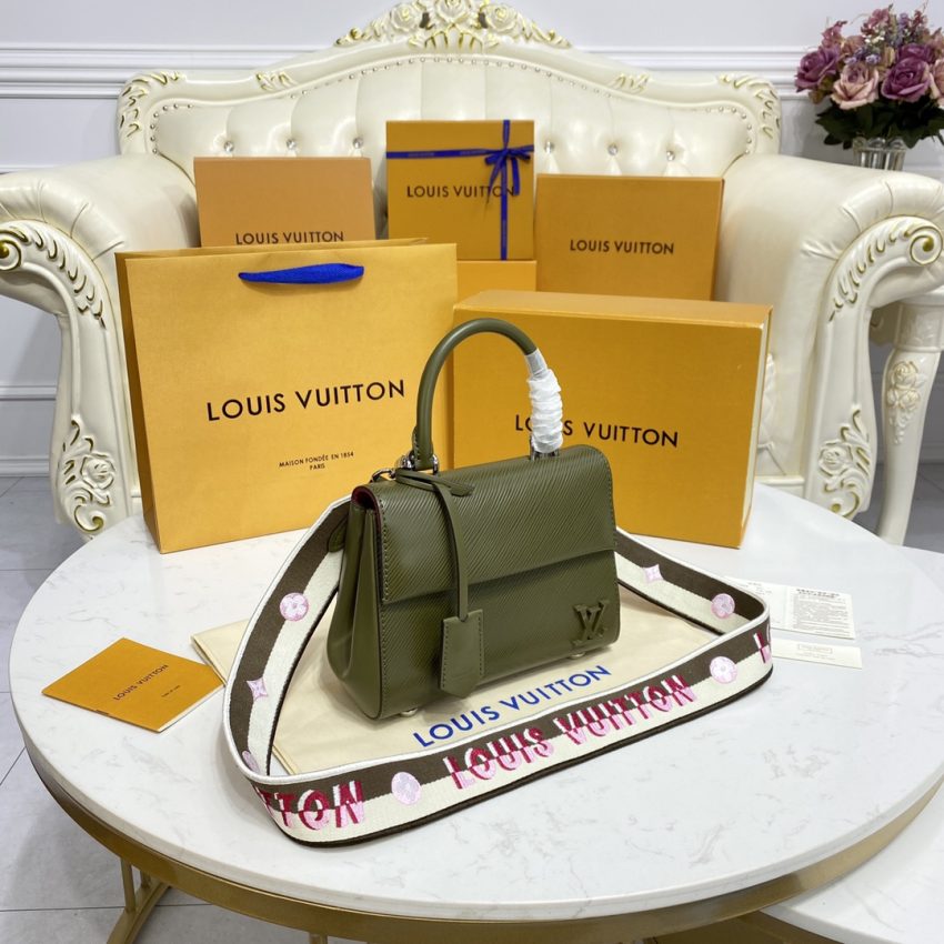 louis vuitton cluny mini green 6