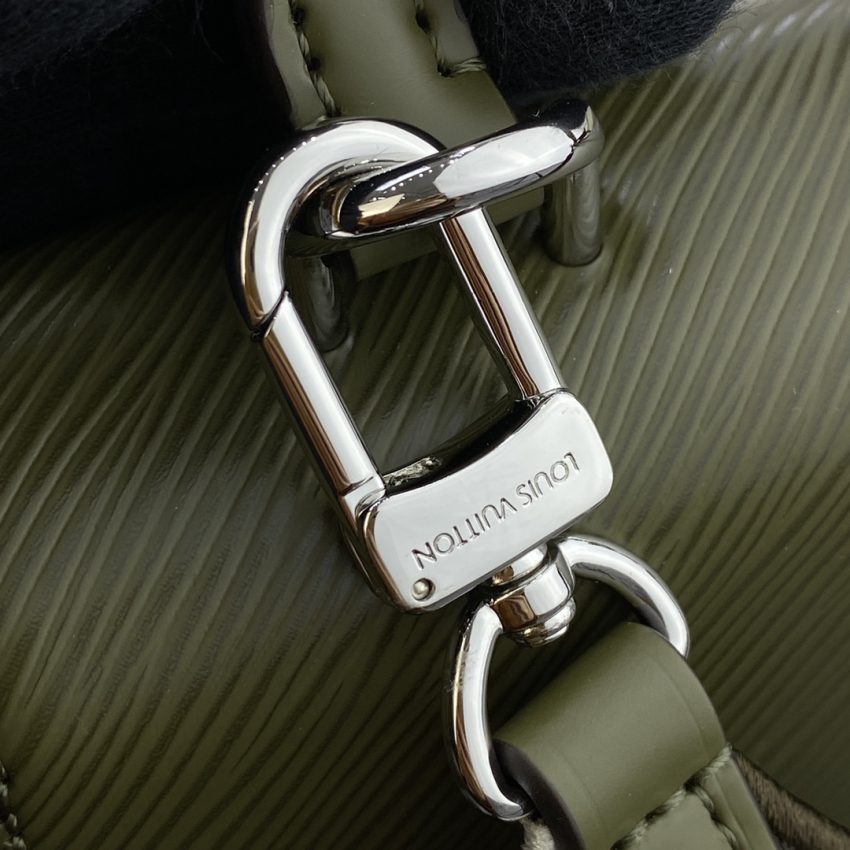 louis vuitton cluny mini green 8