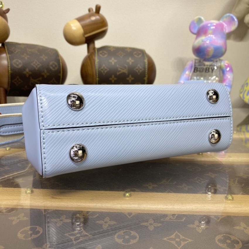 louis vuitton cluny mini sky blue 7