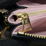 louis vuitton coussin black 9