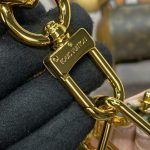 louis vuitton coussin pink 8