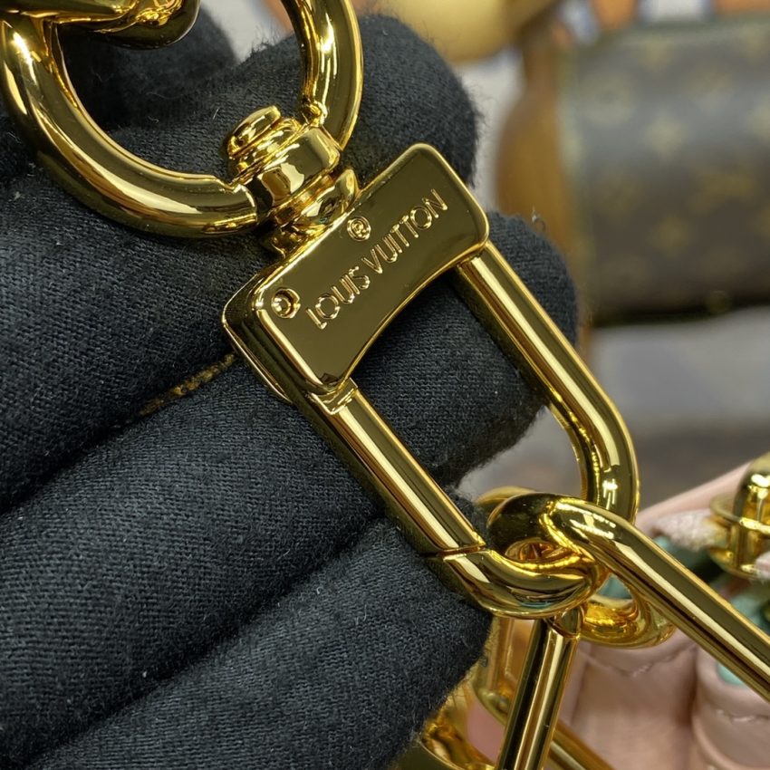 louis vuitton coussin pink 8