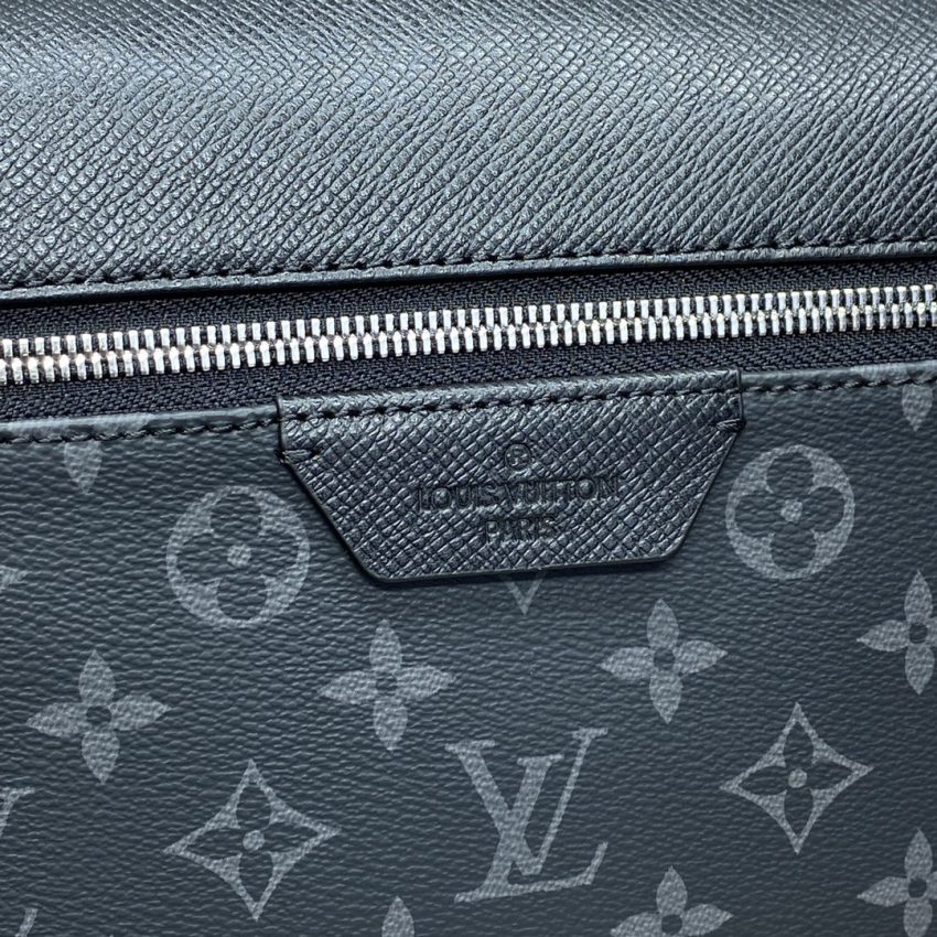louis vuitton discovery backpack black 8