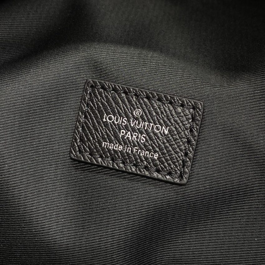 louis vuitton discovery backpack black 9
