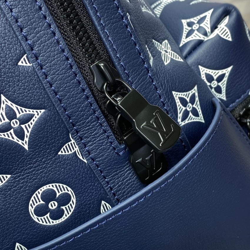 louis vuitton discovery backpack blue 2