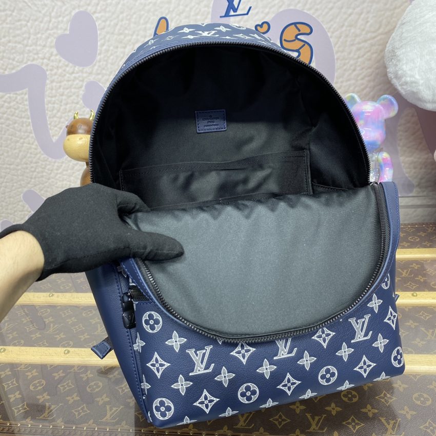 louis vuitton discovery backpack blue 3