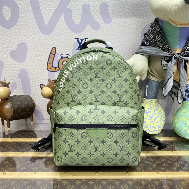 louis vuitton discovery backpack green 2