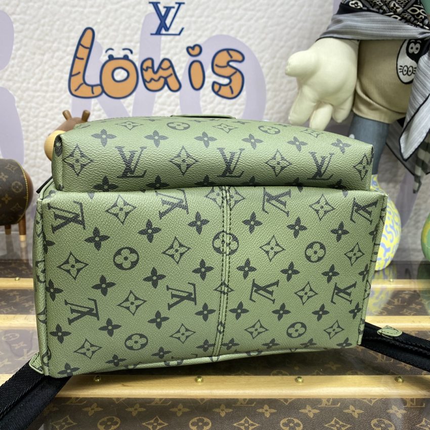 louis vuitton discovery backpack green 6