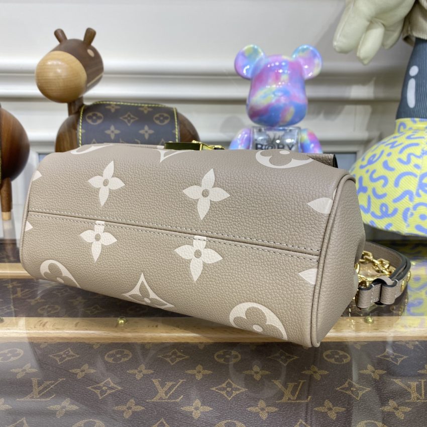 louis vuitton favorite beige 8