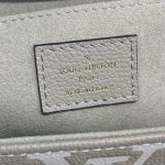 louis vuitton favorite beige 9