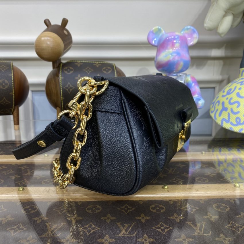 louis vuitton favorite black 9