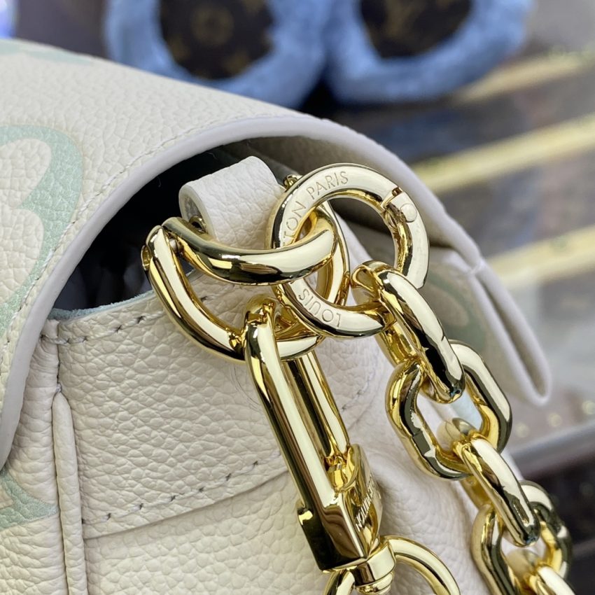 louis vuitton favorite white 5
