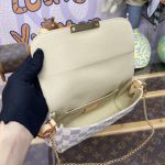 louis vuitton favorite white grid 4