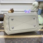 louis vuitton humea beige 6
