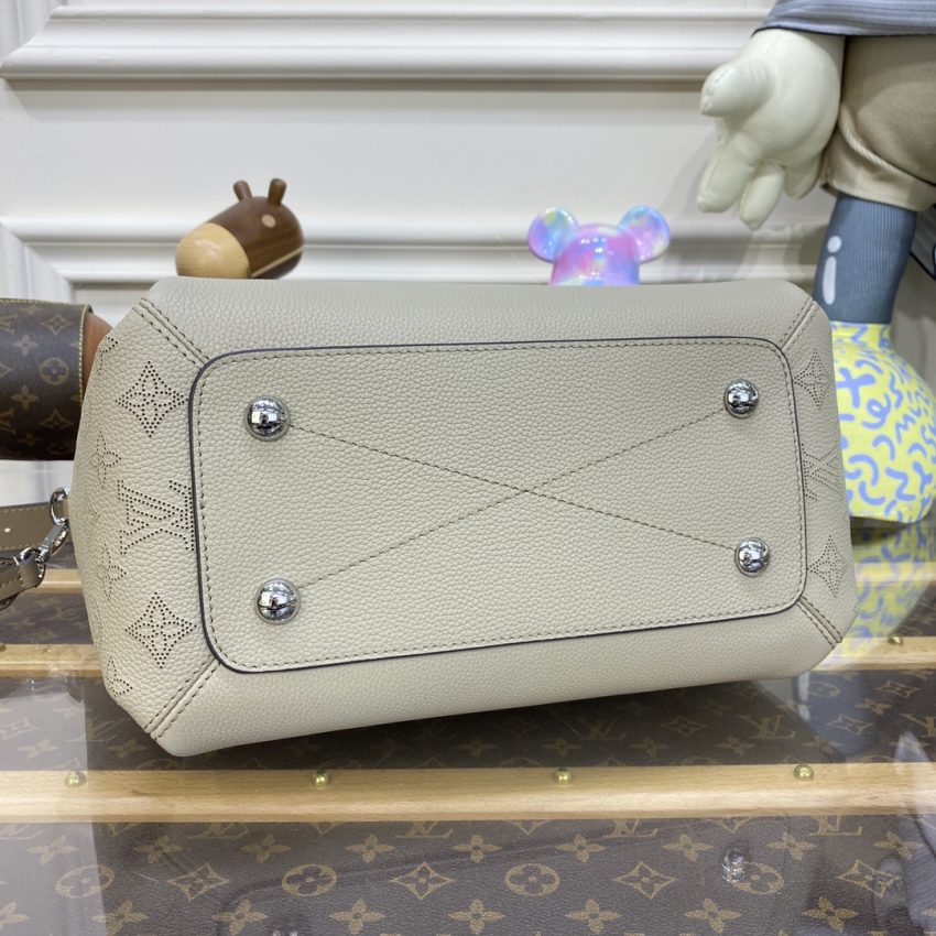 louis vuitton humea beige 6
