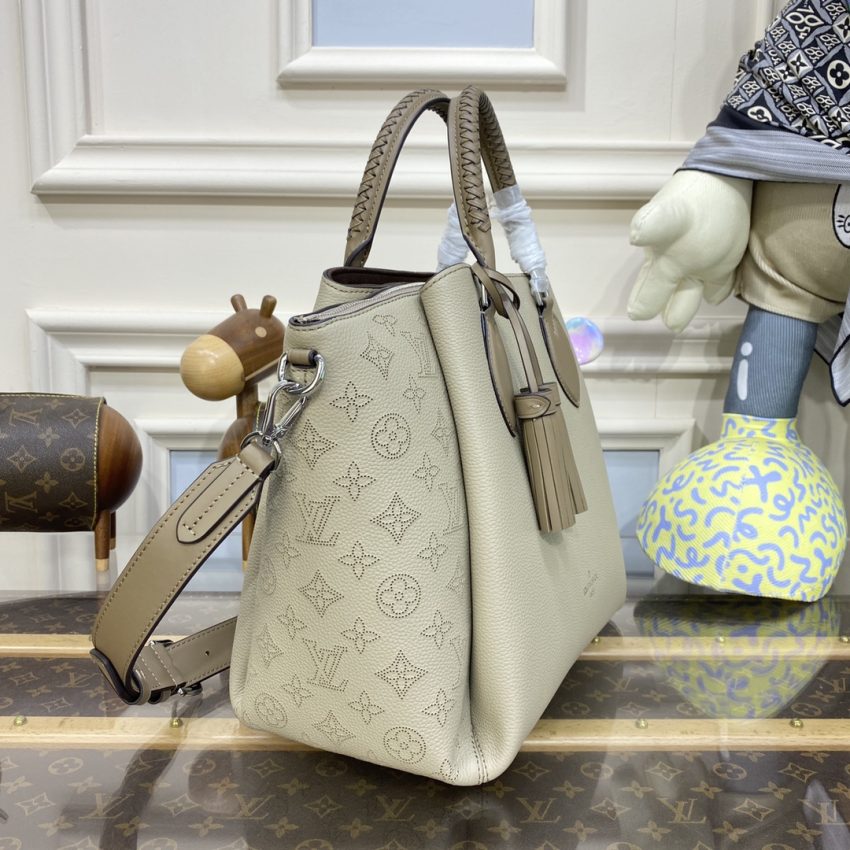 louis vuitton humea beige 8