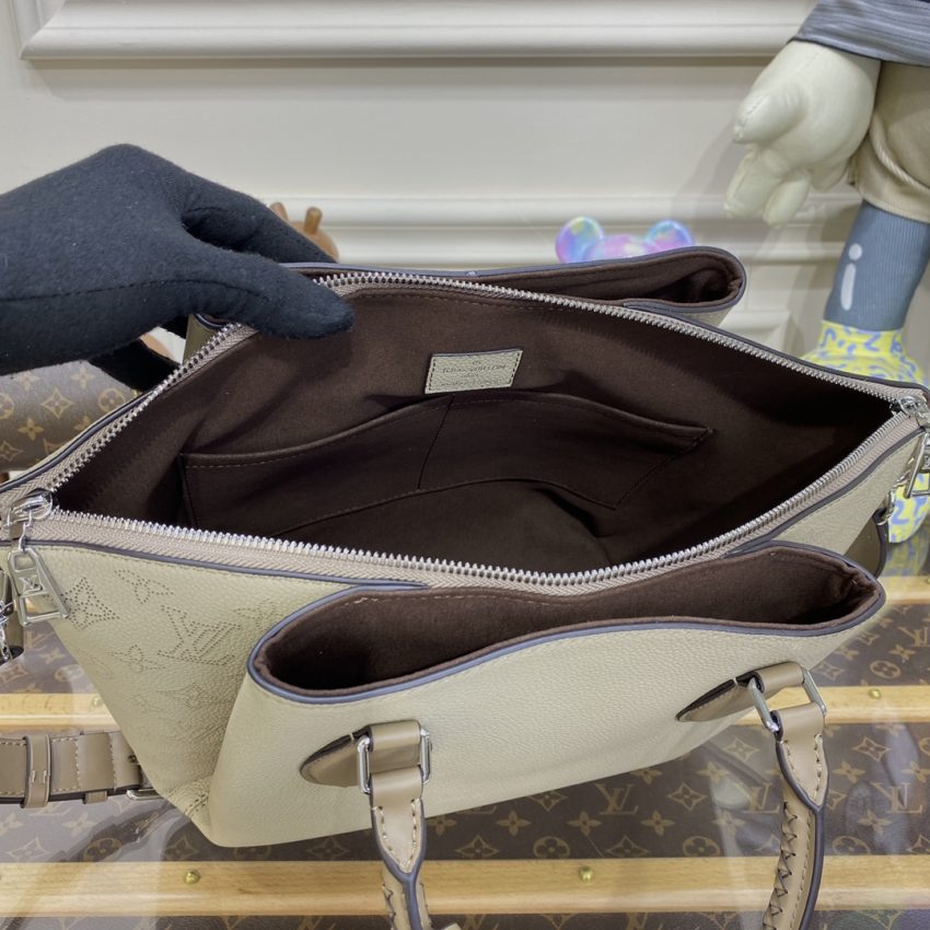 louis vuitton humea beige 9