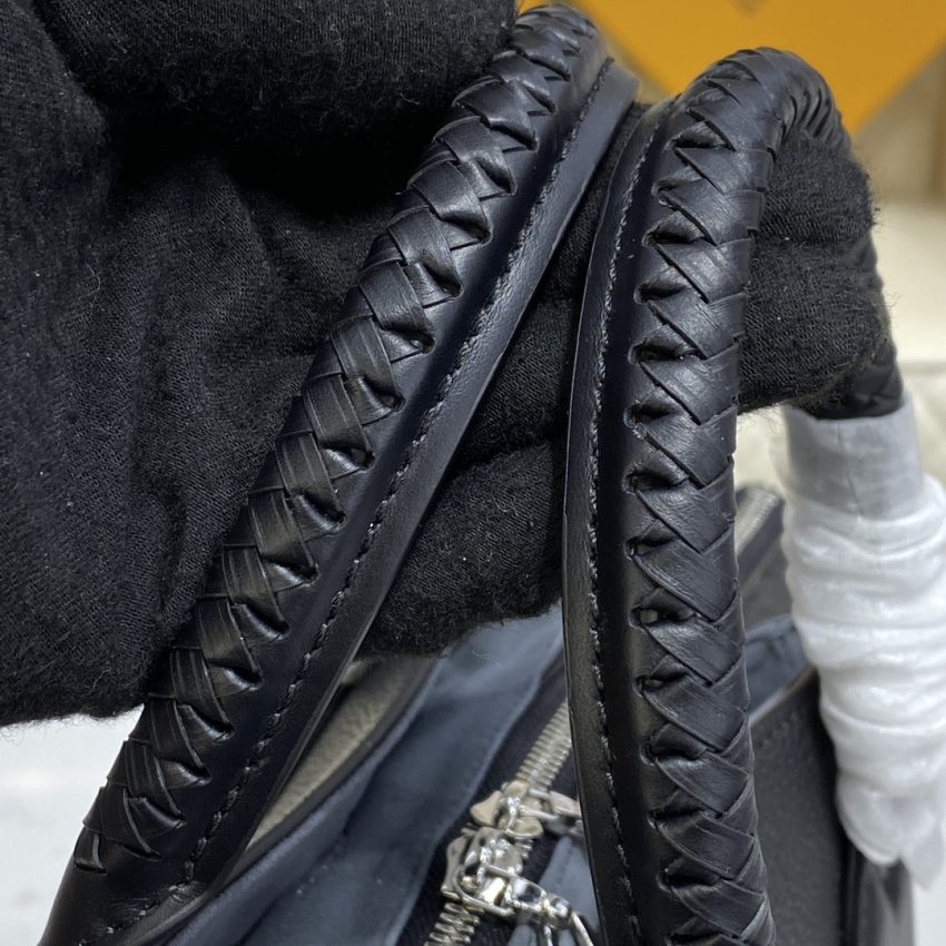 louis vuitton humea black 5