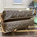 louis vuitton hunting bag 2