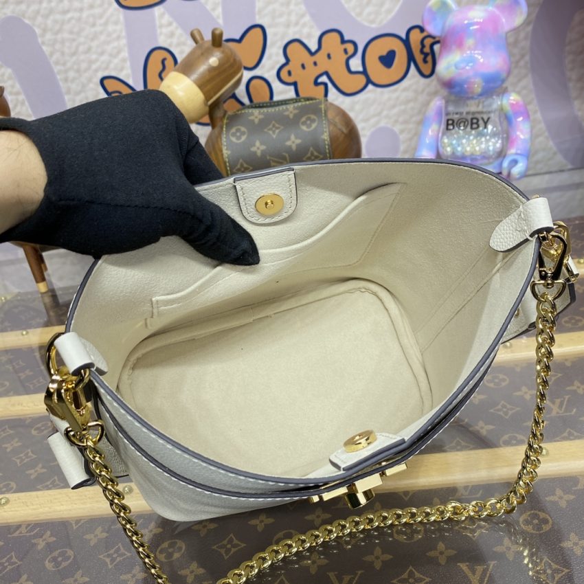 louis vuitton lock and walk beige 2
