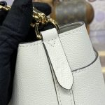 louis vuitton lock and walk beige 5