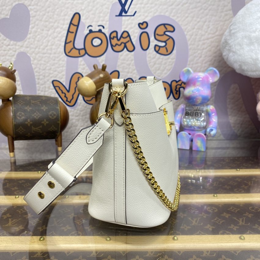 louis vuitton lock and walk beige 7