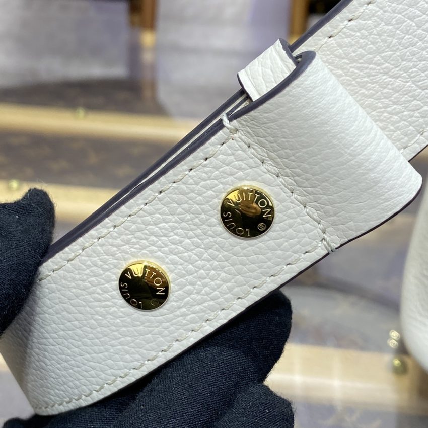 louis vuitton lock and walk beige 9