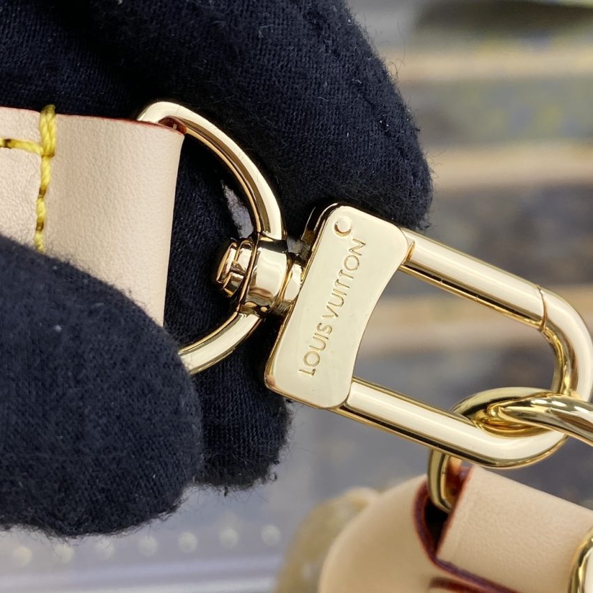 louis vuitton loop golden canvas 4