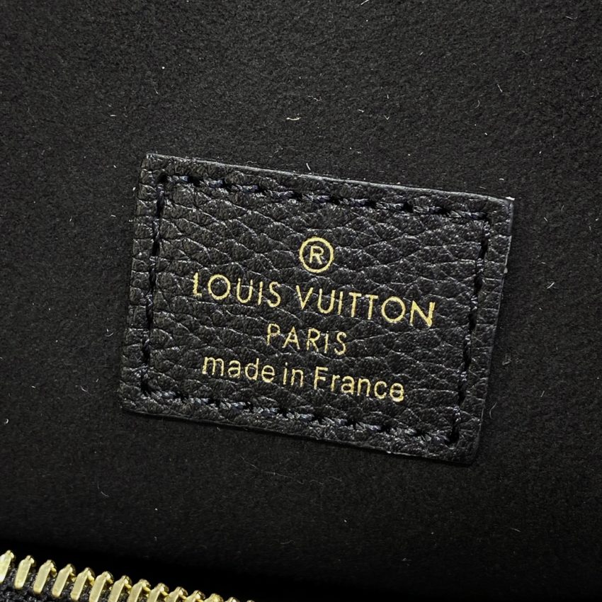 louis vuitton loop hobo black 5