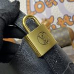 louis vuitton low key hobo black 4