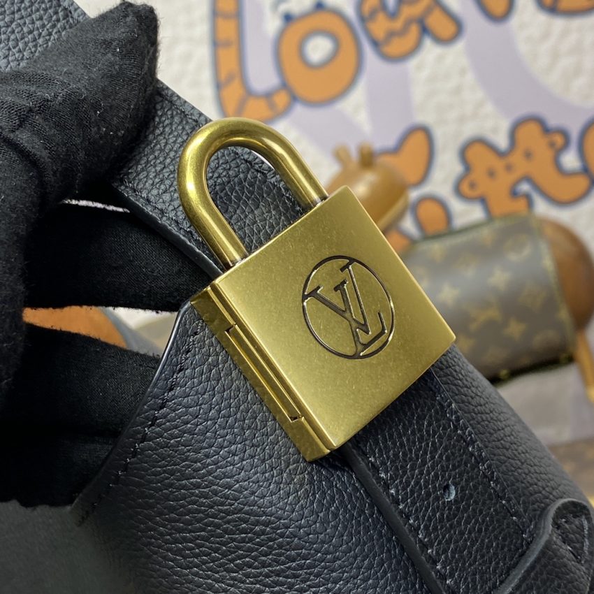 louis vuitton low key hobo black 4