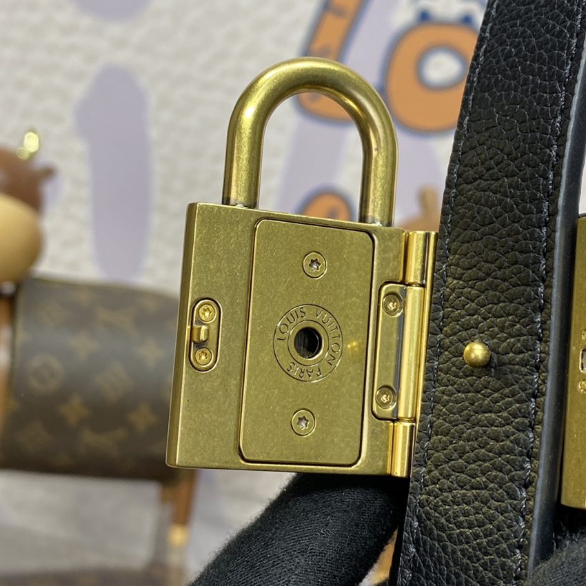 louis vuitton low key hobo black 6