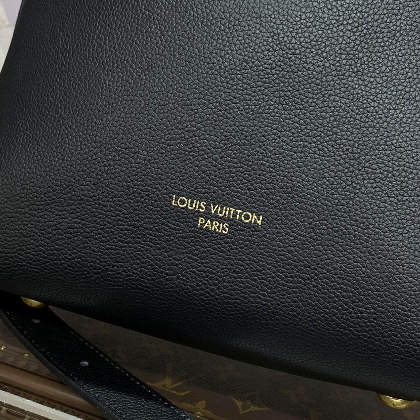louis vuitton low key hobo black 8