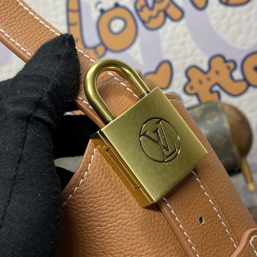 louis vuitton low key hobo brown 2